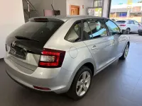 Usado Skoda Rapid Style 90 CV (66 kW) 2018 Gris Utilitario