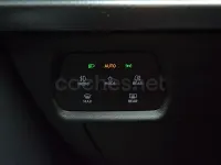 Usado Seat Leon Reference 115 CV (84 kW) 2021 Rojo Familiar