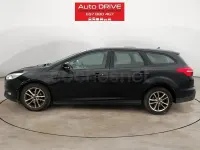 Usado Ford Focus Trend 125 CV (91 kW) 2017 Negro Familiar