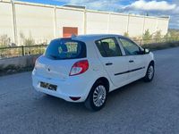 Usado Renault Clio III Collection 75 CV (55 kW) 2012 Blanco Berlina