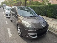 Usado Renault Scenic E-Tech Expression 105 CV (77 kW) 2010 Marrón Monovolumen