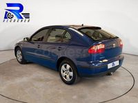 Usado Seat Leon 105 CV (77 kW) 2001 Azul Utilitario