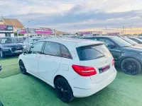 Usado Mercedes B180 109 CV (80 kW) 2013 Blanco Monovolumen