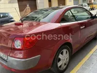 Usado Renault Mégane Cabriolet Authentique 115 CV (84 kW) 2004 Rojo Descapotable