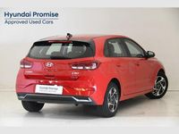Usado Hyundai i30 100 CV (73 kW) 2025 Rojo Familiar