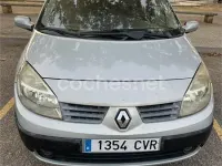 Usado Renault Grand Scénic II Dynamique 115 CV (84 kW) 2004 Gris / plata Monovolumen