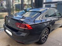 Usado VW Passat Executive 120 CV (88 kW) 2019 Gris / plata Berlina