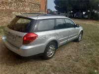 Usado Subaru Outback 165 CV (121 kW) 2004 Gris / plata Familiar