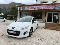 Usado Peugeot 308 Access 98 CV (72 kW) 2013 Blanco Utilitario