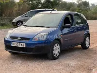 Usado Ford Fiesta Ambiente 70 CV (51 kW) 2007 Azul Utilitario