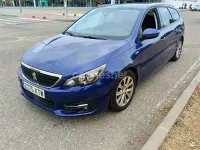 Usado Peugeot 308 Style 100 CV (73 kW) 2019 Azul Familiar