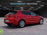 Usado Seat Leon Reference 116 CV (85 kW) 2021 Rojo Utilitario
