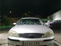 Usado Ford Mondeo Ghia 130 CV (95 kW) 2004 Gris / plata Berlina