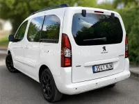 Usado Peugeot TePee Active 100 CV (73 kW) 2016 Blanco Monovolumen