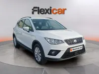 Usado Seat Arona FR 110 CV (80 kW) 2021 Blanco SUV
