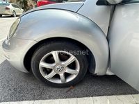 Usado VW New Beetle 100 CV (73 kW) 2003 Gris / plata Utilitario