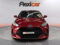 Usado Toyota Yaris Hybrid Active 116 CV (85 kW) 2023 Granate Berlina