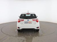 Usado Toyota Yaris Hybrid Active 101 CV (74 kW) 2017 Blanco Berlina