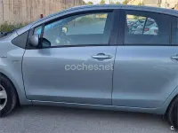 Usado Toyota Yaris Sol 90 CV (66 kW) 2007 Gris / plata Utilitario