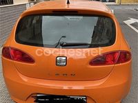 Usado Seat Leon Sport 105 CV (77 kW) 2008 Naranja Utilitario