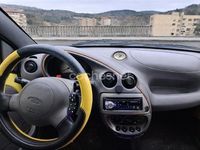 Usado Ford Ka 60 CV (44 kW) 2000 Amarillo Utilitario