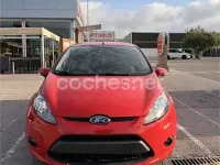 Usado Ford Fiesta Trend 82 CV (60 kW) 2013 Rojo Berlina
