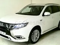 Usado Mitsubishi Outlander P-HEV 224 CV (164 kW) 2021 Blanco SUV