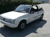 Usado Peugeot 205 75 CV (55 kW) 1989 Blanco Descapotable