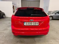 Usado Ford Focus Trend 115 CV (84 kW) 2008 Rojo Berlina