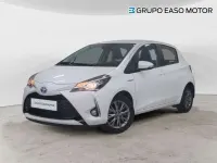 Usado Toyota Yaris Hybrid Active 101 CV (74 kW) 2020 Blanco Berlina