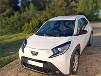 Usado Toyota Aygo X Play 72 CV (52 kW) 2022 Blanco SUV