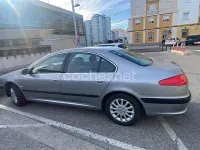 Usado Peugeot 607 136 CV (100 kW) 2004 Gris / plata Berlina