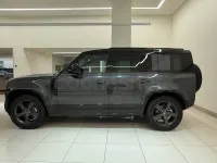 Usado Land Rover Defender SE 249 CV (183 kW) 2025 Gris / plata SUV