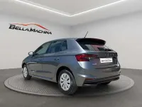 Usado Skoda Fabia Essence 80 CV (58 kW) 2025 Gris Utilitario