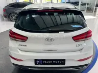 Usado Hyundai i30 116 CV (85 kW) 2021 Blanco Berlina
