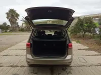 Usado VW Touran Edition 116 CV (85 kW) 2017 Beige Monovolumen