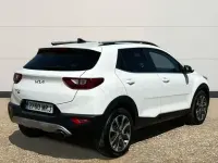Usado Kia Stonic Style 100 CV (73 kW) 2024 Blanco SUV