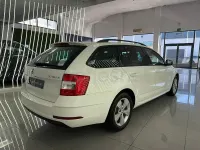 Usado Skoda Octavia Ambition 115 CV (84 kW) 2020 Blanco Familiar