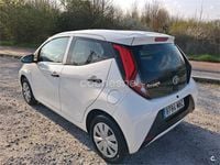 Usado Toyota Aygo X-cite 69 CV (50 kW) 2018 Blanco Utilitario