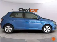 Usado Skoda Fabia Active 75 CV (55 kW) 2018 Azul Utilitario