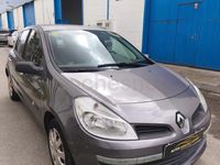 Usado Renault Clio II 85 CV (62 kW) 2007 Beige Berlina