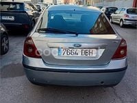 Usado Ford Mondeo Trend 115 CV (84 kW) 2004 Gris / plata Berlina