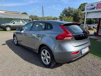 Usado Volvo V40 Kinetic 114 CV (83 kW) 2014 Gris Utilitario