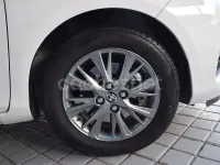 Usado Toyota Yaris Hybrid Advance 100 CV (73 kW) 2019 Blanco Berlina