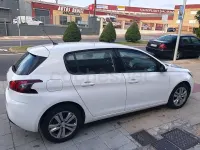 Usado Peugeot 308 Style 130 CV (95 kW) 2018 Blanco Berlina