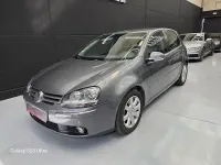 Usado VW Golf IV Highline 140 CV (102 kW) 2005 Gris / plata Berlina