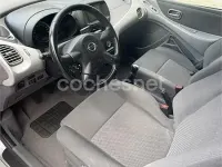 Usado Nissan Almera Tino Tekna 116 CV (85 kW) 2005 Gris / plata Monovolumen