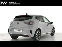 Usado Renault Clio Techno 101 CV (74 kW) 2025 Gris Utilitario