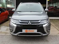 Usado Mitsubishi Outlander P-HEV 203 CV (149 kW) 2017 Gris Utilitario