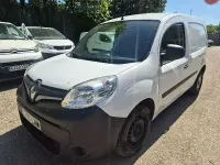 Usado Renault Kangoo 80 CV (58 kW) 2021 Blanco Monovolumen